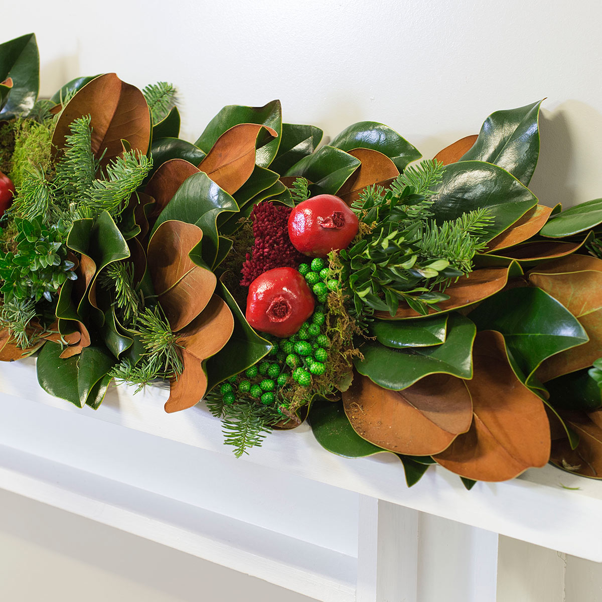 English Holiday Estate Garland