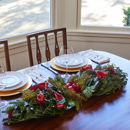 English Holiday Estate Centerpiece