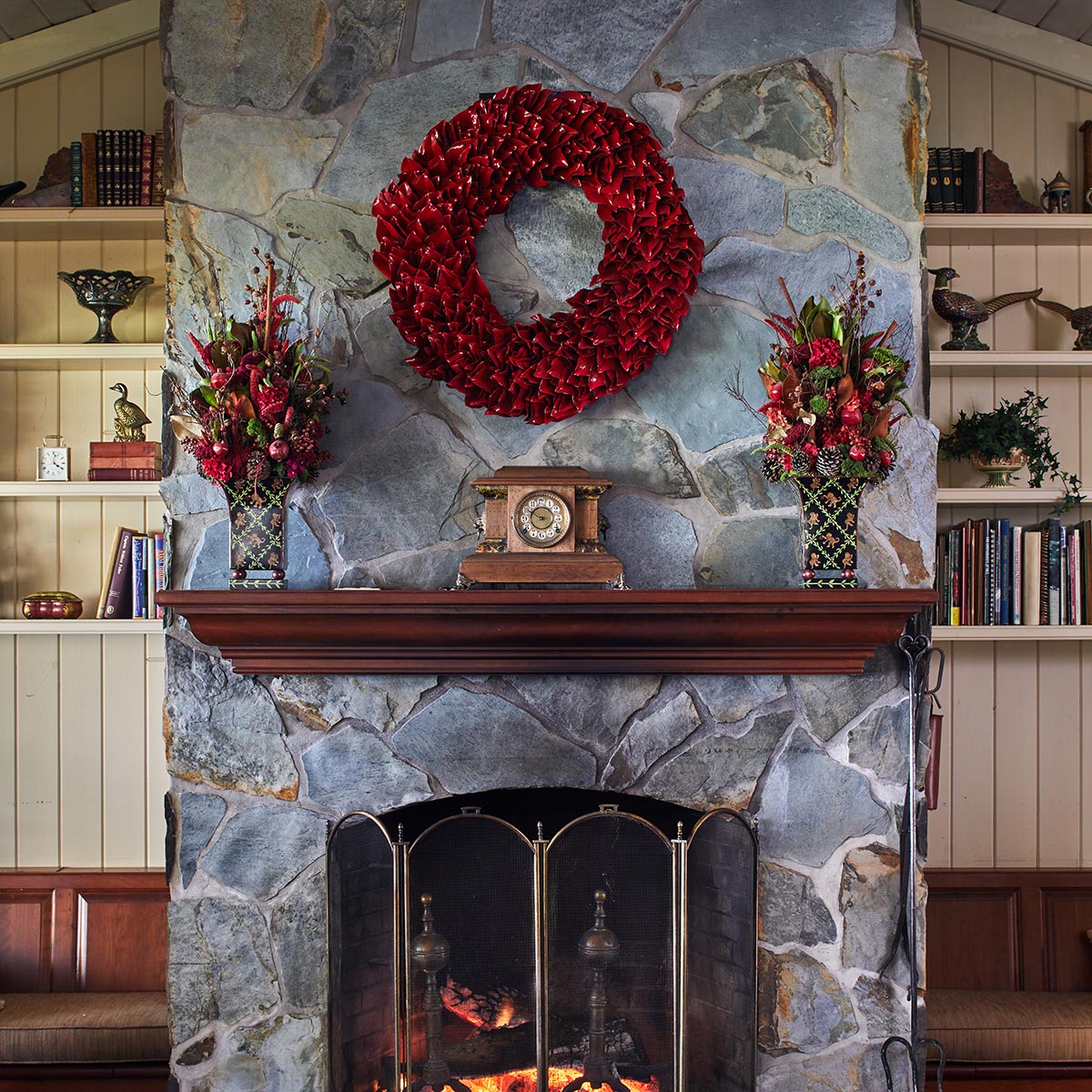 Red Lacquer Wreath