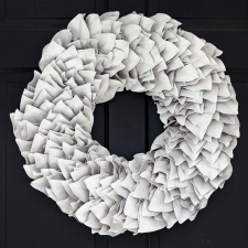 White Lacquer Wreath