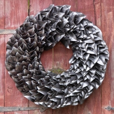 Graphite Lacquer Wreath