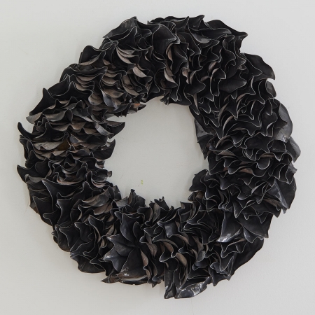 Graphite Lacquer Wreath