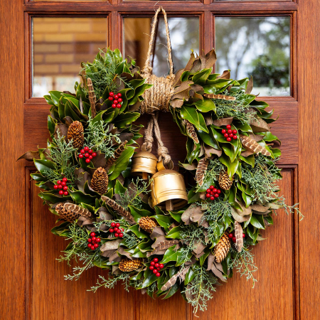 Magnolia Mistletoe Wreath
