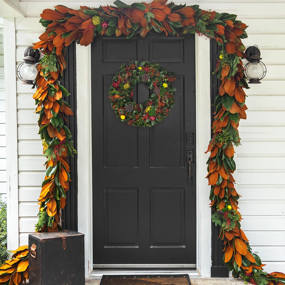 Colonial Trimmings Garland