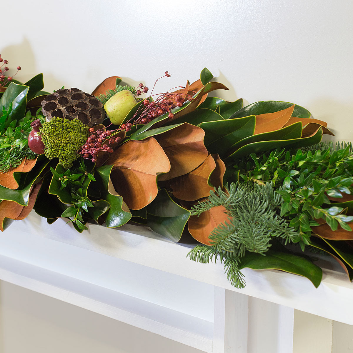 Colonial Trimmings Garland
