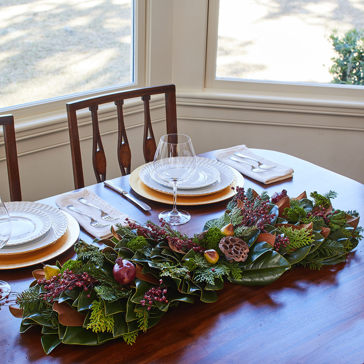 Colonial Trimmings Centerpiece