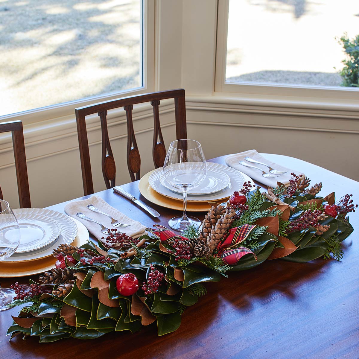 Merry Magnolia Centerpiece