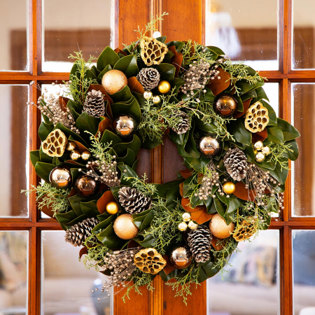 Gleaming Greetings Wreath