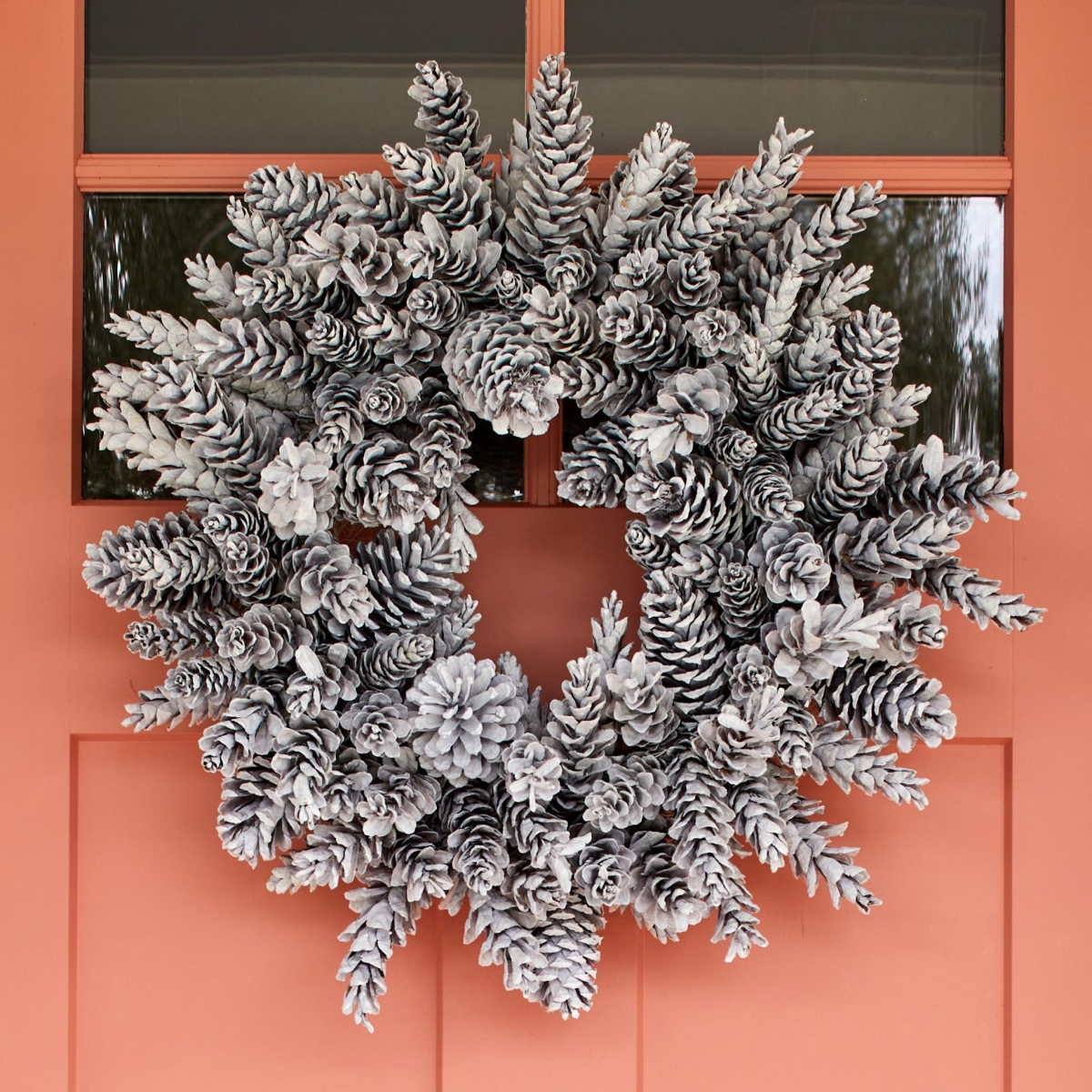 White and Gold Fresh Festive Garland